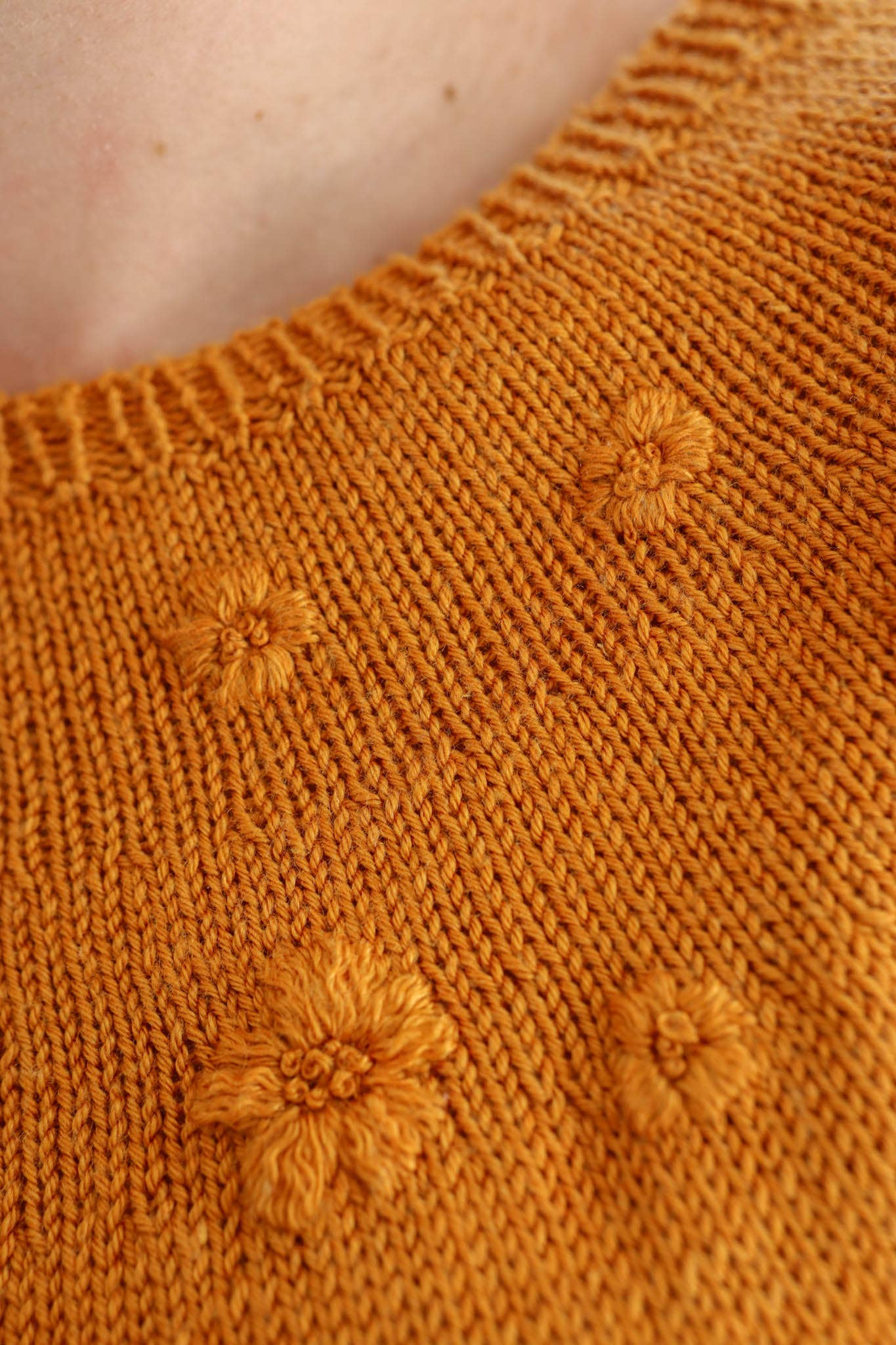 Lise Tailor Knitting pattern - Pink sweater/vest