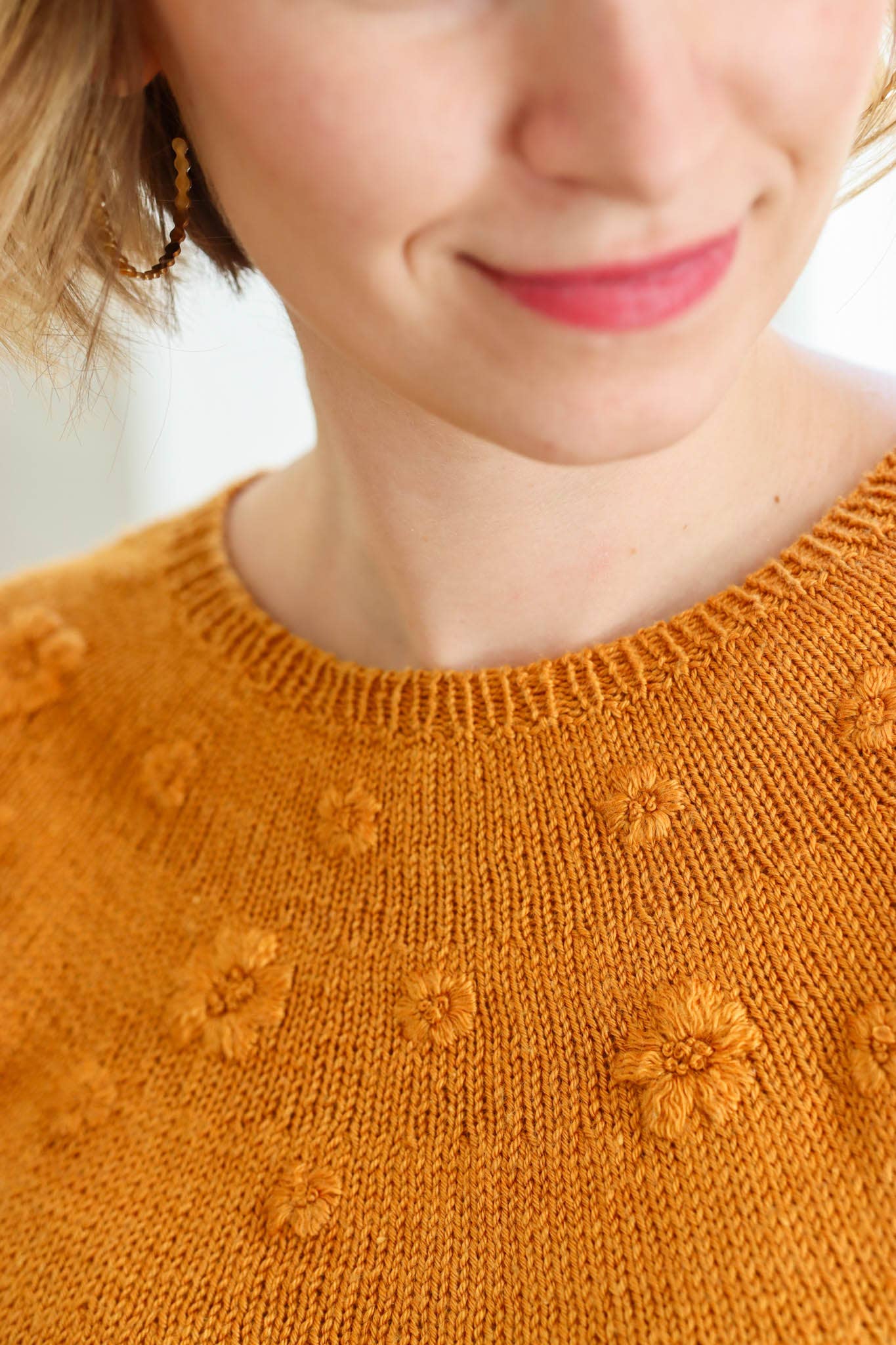 Lise Tailor Knitting pattern - Pink sweater/vest